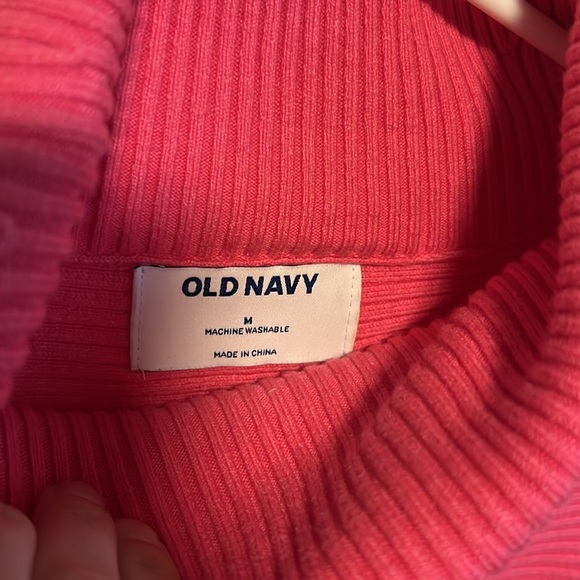 Old Navy Cropped Rib-Knit Turtleneck Sweater - Picture 4 of 5